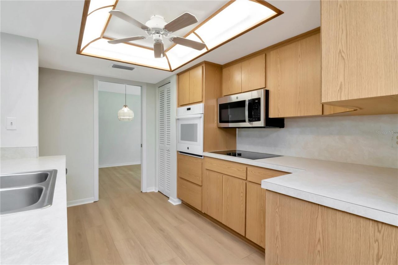 14212 84th Terrace, Seminole, FL 33776 Photo