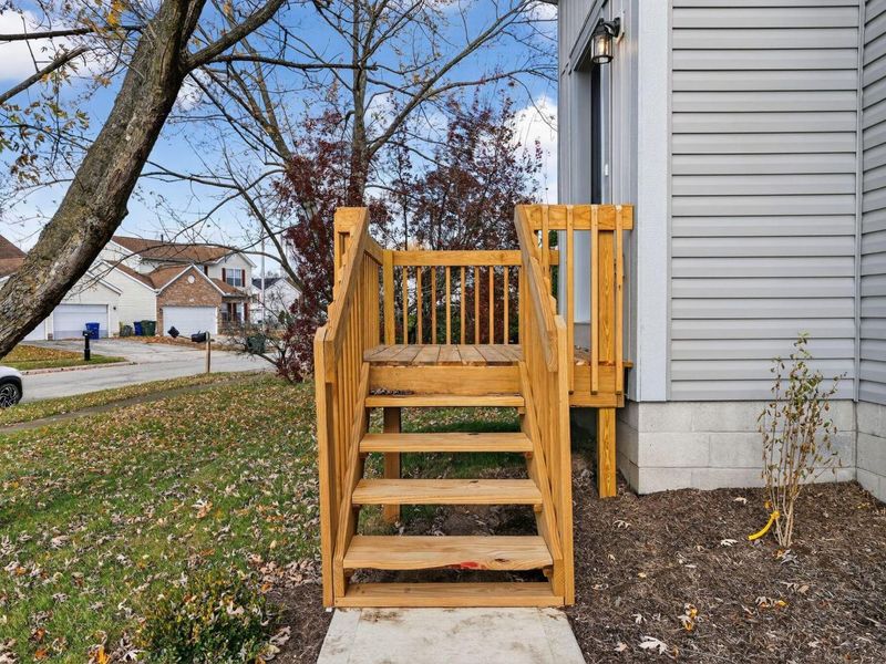 2736 Barrows Road, Columbus, OH 43232 Photo 3