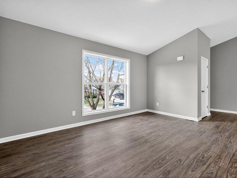 2736 Barrows Road, Columbus, OH 43232 Photo 8