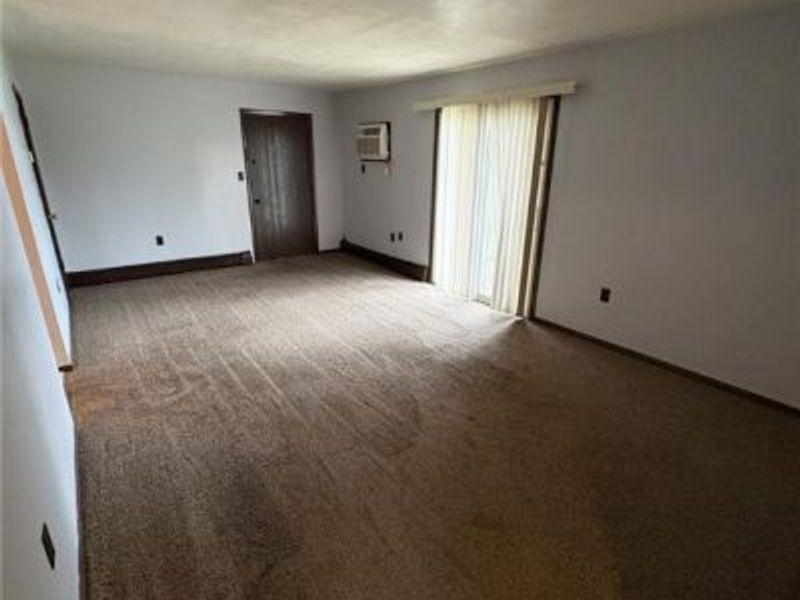 271 Folsom Street, Unit 6, Champion, OH 44483 Photo 3