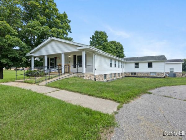 8546 Whitneyville Avenue SE, Alto, MI 49302