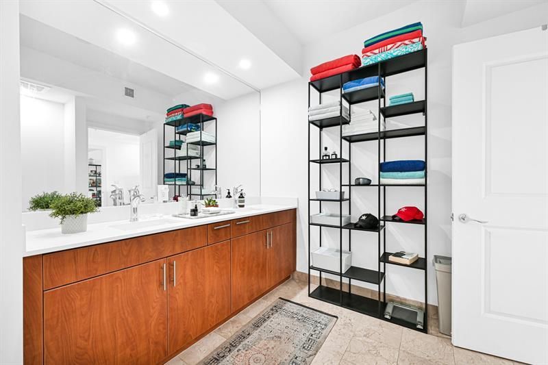 315 NE 3rd Avenue, Unit 1008, Fort Lauderdale, FL 33301 Photo