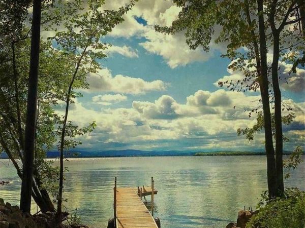 880 Lakeview Drive, North Hero, VT 05474