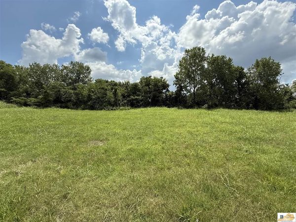 Shane Drive, Glasgow, KY 42141