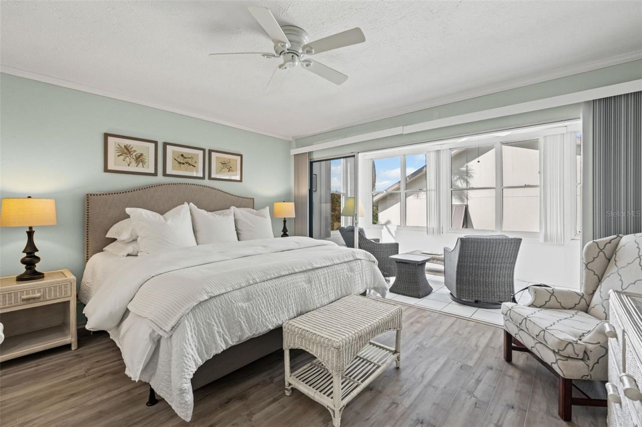 1255 E Peppertree Drive, Unit 201, Sarasota, FL 34242 Photo