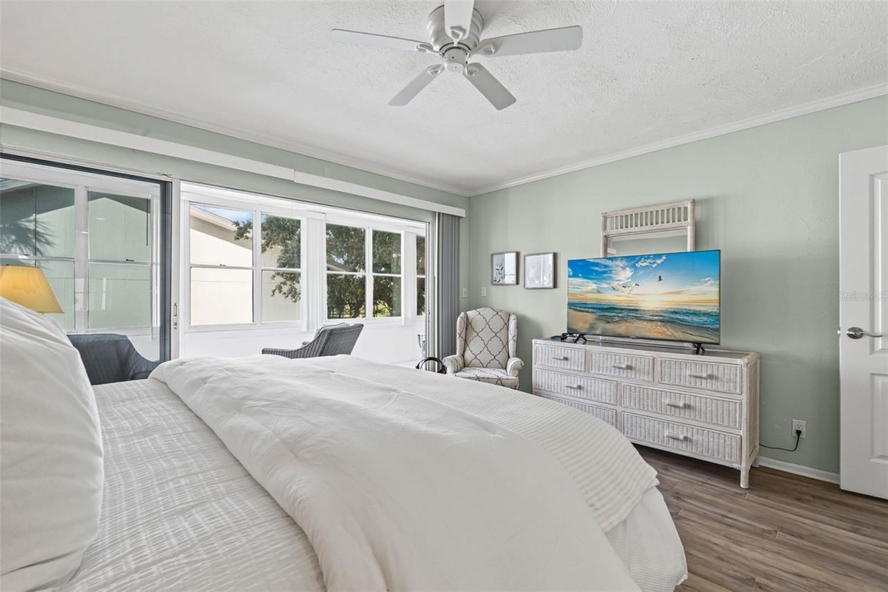 1255 E Peppertree Drive, Unit 201, Sarasota, FL 34242 Photo