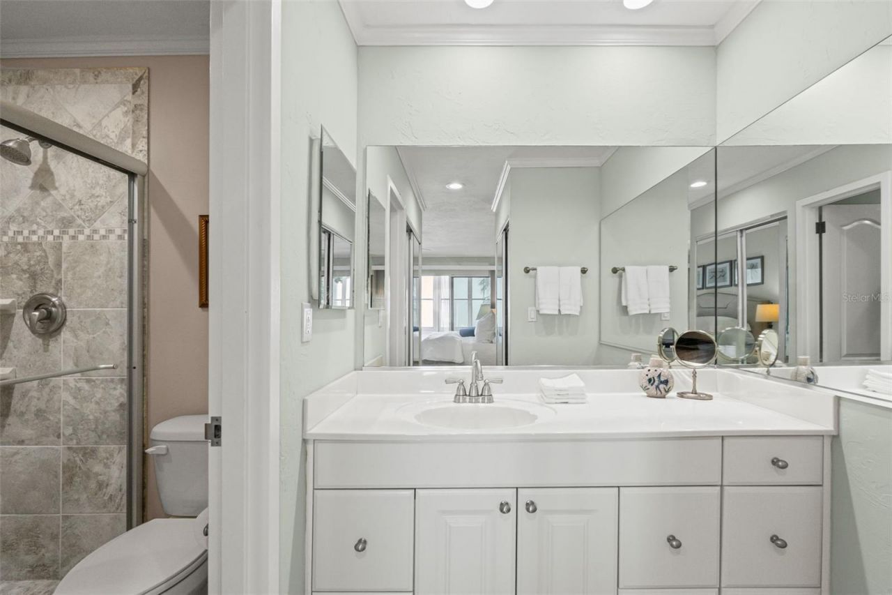 1255 E Peppertree Drive, Unit 201, Sarasota, FL 34242 Photo