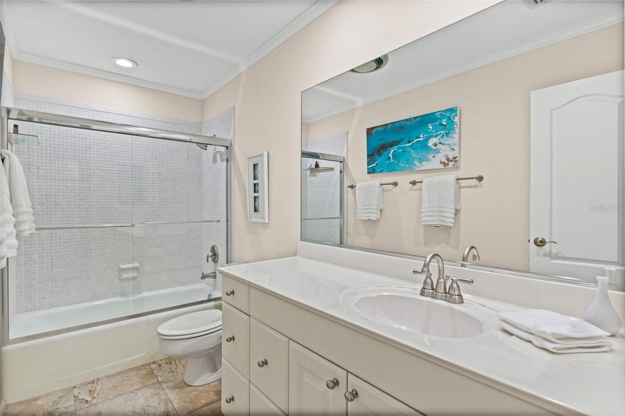 1255 E Peppertree Drive, Unit 201, Sarasota, FL 34242 Photo