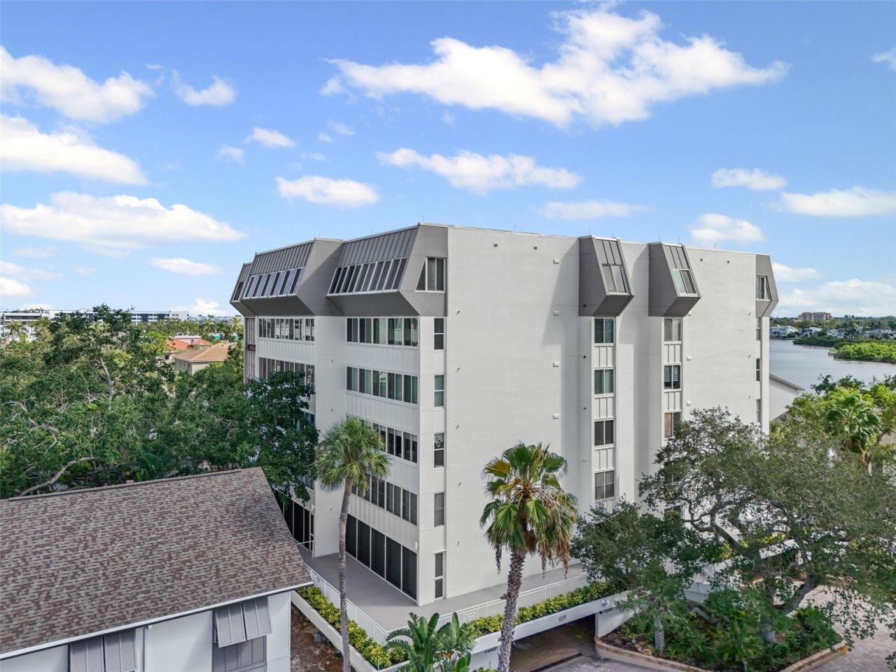 1255 E Peppertree Drive, Unit 201, Sarasota, FL 34242 Photo
