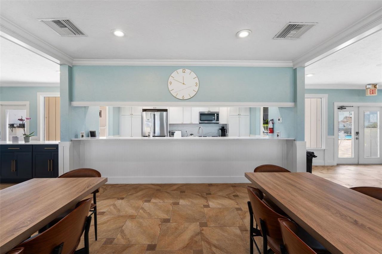 1255 E Peppertree Drive, Unit 201, Sarasota, FL 34242 Photo