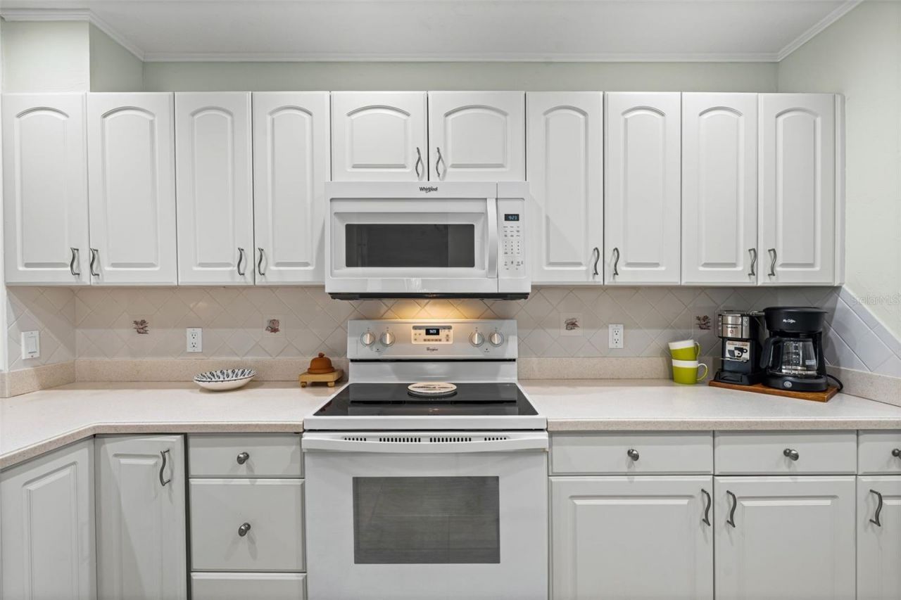 1255 E Peppertree Drive, Unit 201, Sarasota, FL 34242 Photo