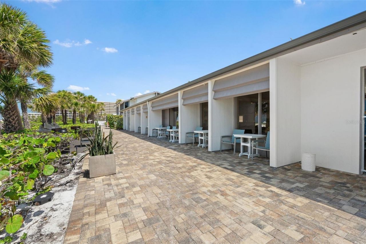 1255 E Peppertree Drive, Unit 201, Sarasota, FL 34242 Photo