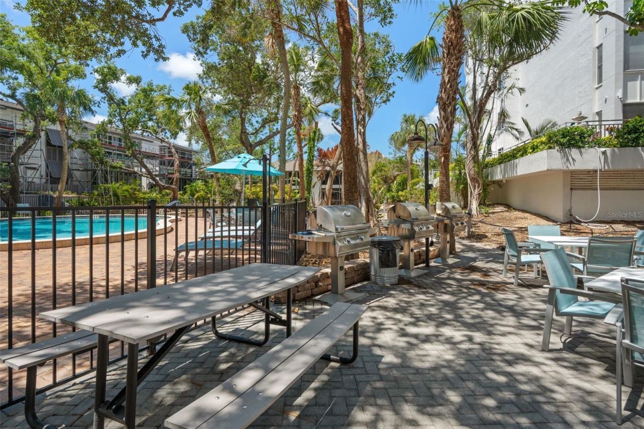1255 E Peppertree Drive, Unit 201, Sarasota, FL 34242 Photo