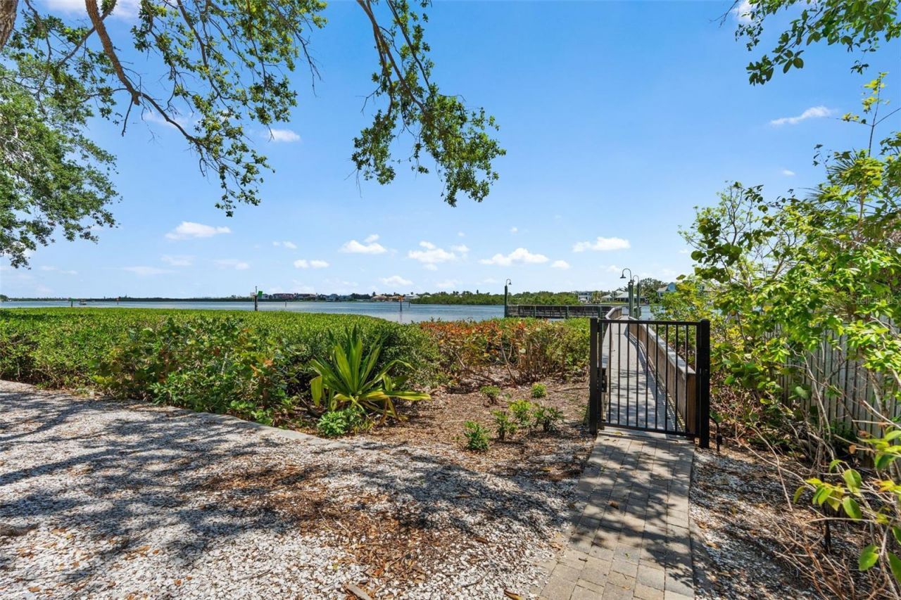 1255 E Peppertree Drive, Unit 201, Sarasota, FL 34242 Photo