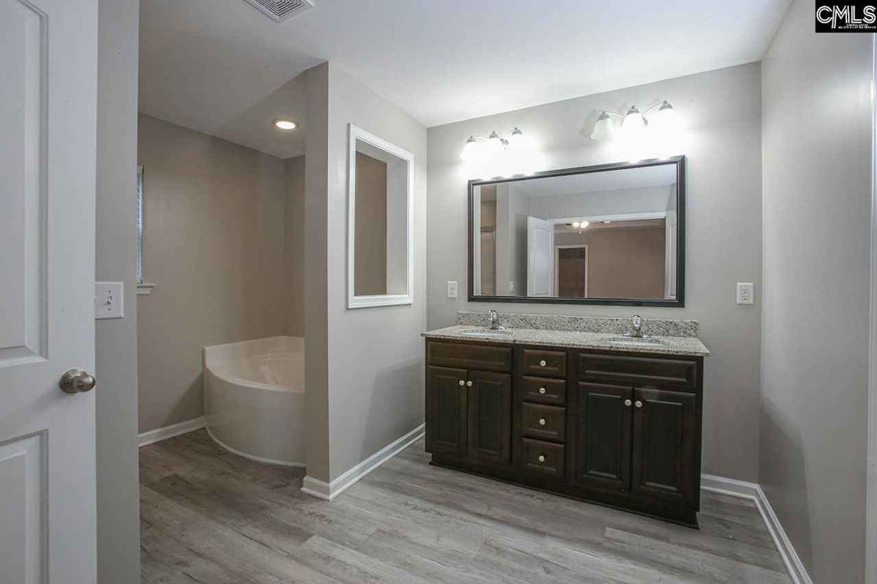 357 Summer Creek Drive Photo 19