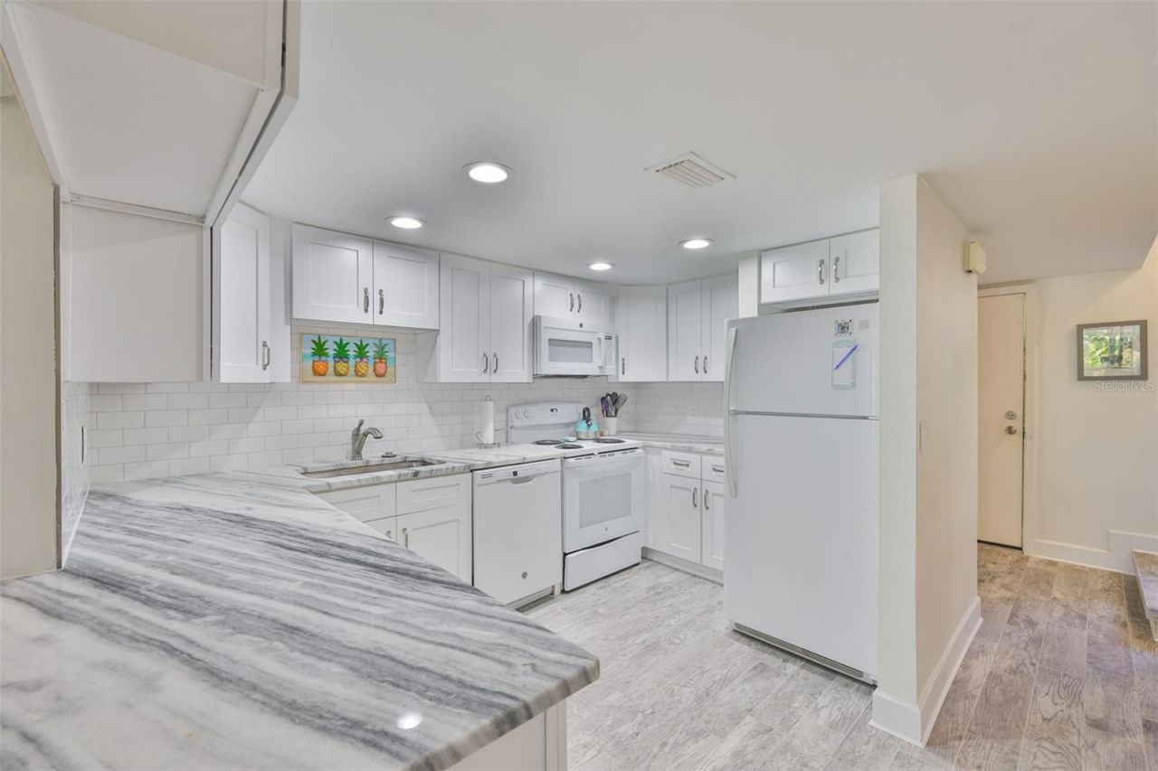 1028 Apollo Beach Boulevard, Unit 8, Apollo Beach, FL 33572 Photo