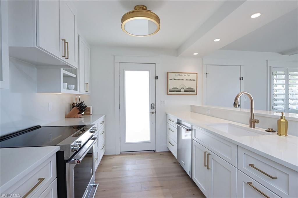 222 Harbour Dr, Unit 105, Naples, FL 34103 Photo