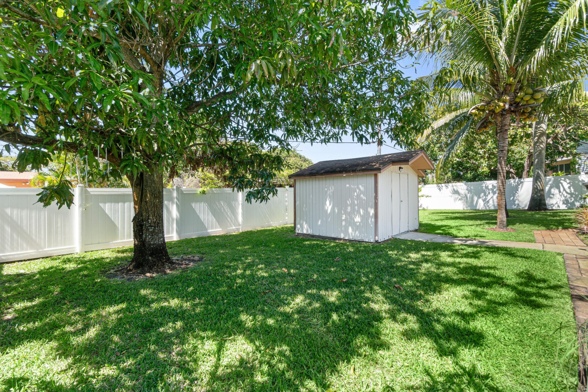 5511 Columbus Road, West Palm Beach, FL 33405 Photo