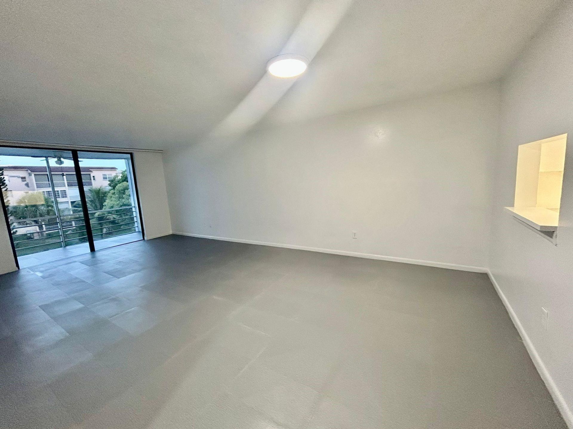 2850 Somerset Drive, Unit 316L, Lauderdale Lakes, FL 33311 Photo