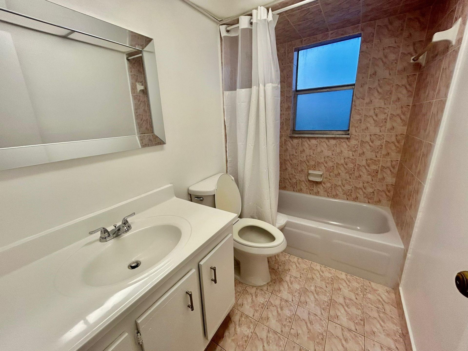 2850 Somerset Drive, Unit 316L, Lauderdale Lakes, FL 33311 Photo