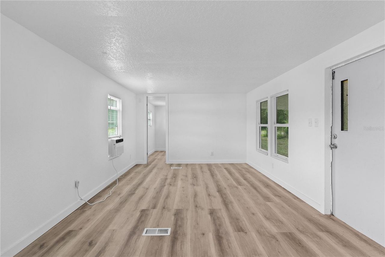 27301 Lemon Avenue, Okahumpka, FL 34762 Photo