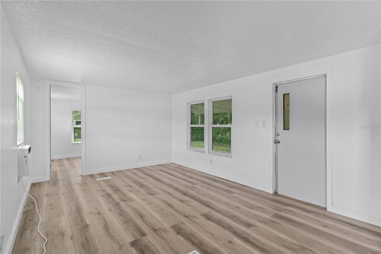 27301 Lemon Avenue, Okahumpka, FL 34762 Photo