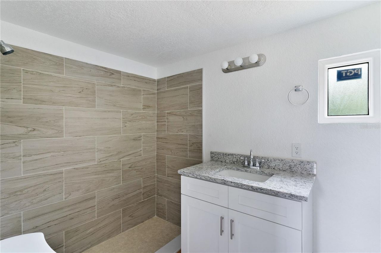 27301 Lemon Avenue, Okahumpka, FL 34762 Photo