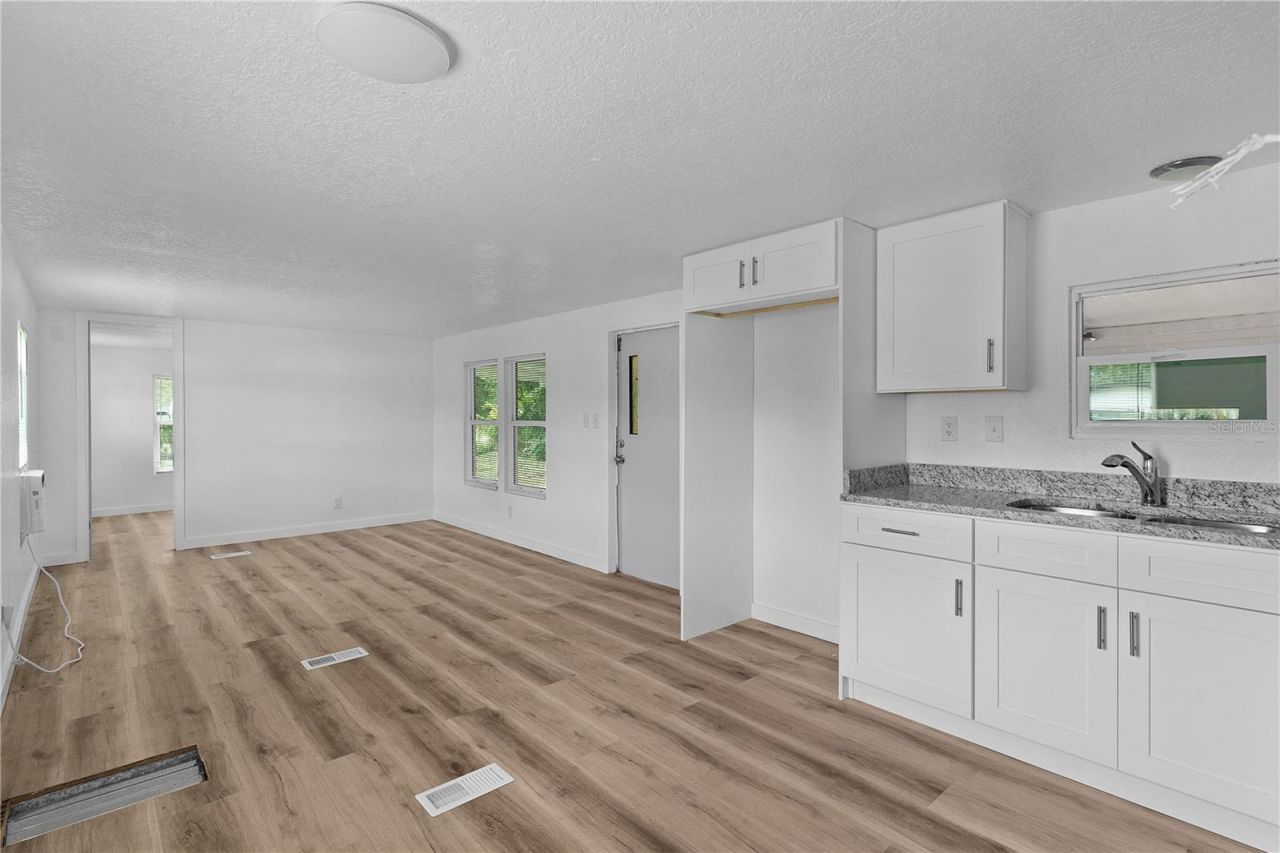 27301 Lemon Avenue, Okahumpka, FL 34762 Photo