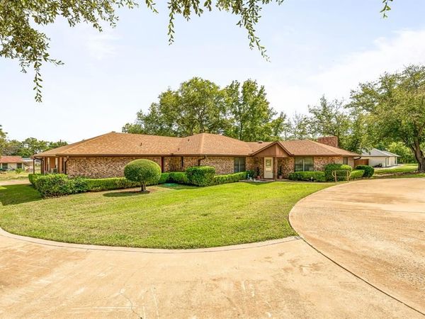 1325 Corvadura Street, Graham, TX 76450