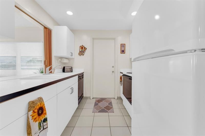 2641 W Golf Boulevard, Pompano Beach, FL 33064 Photo