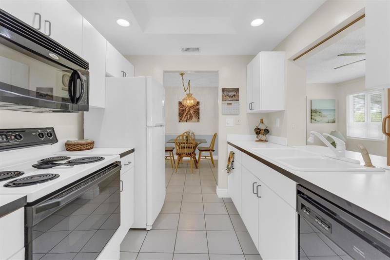 2641 W Golf Boulevard, Pompano Beach, FL 33064 Photo