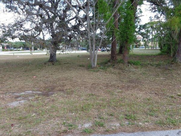 191 1st ST, NAPLES, FL 34134