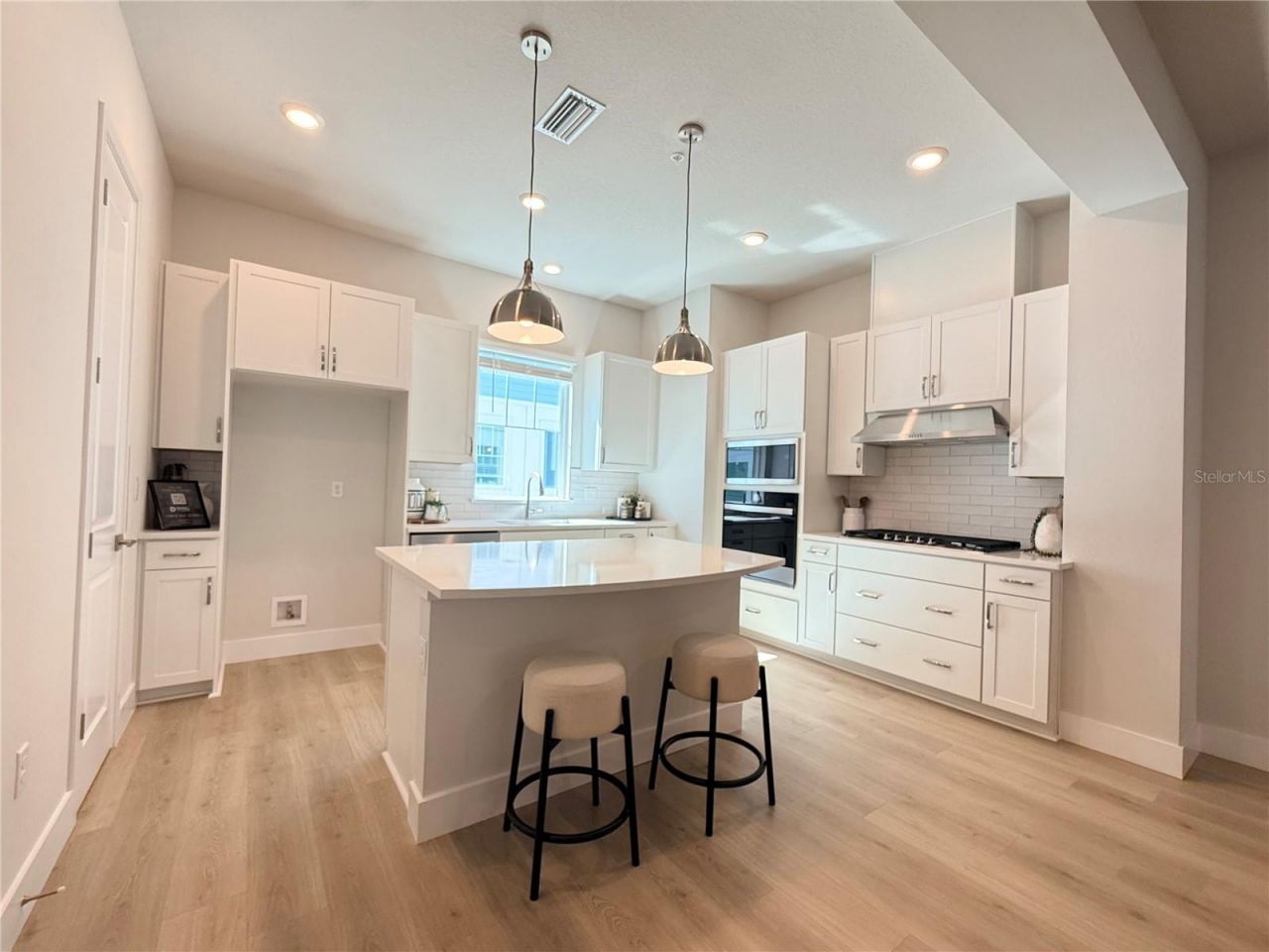 494 31st Way N, Saint Petersburg, FL 33713 Photo