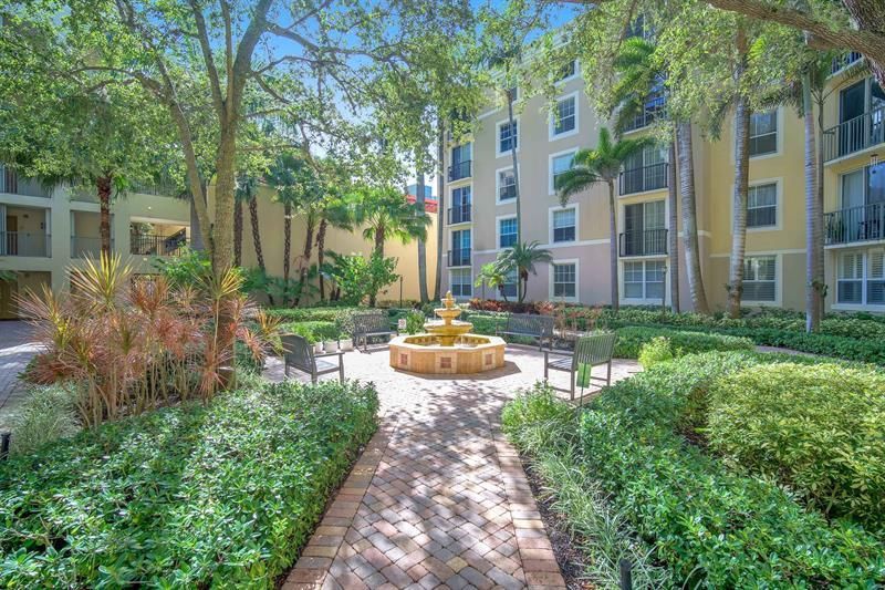 630 S Sapodilla Ave, Unit 407, West Palm Beach, FL 33401 Photo