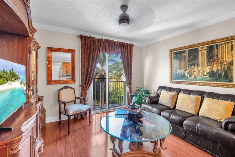 630 S Sapodilla Ave, Unit 407, West Palm Beach, FL 33401 Photo