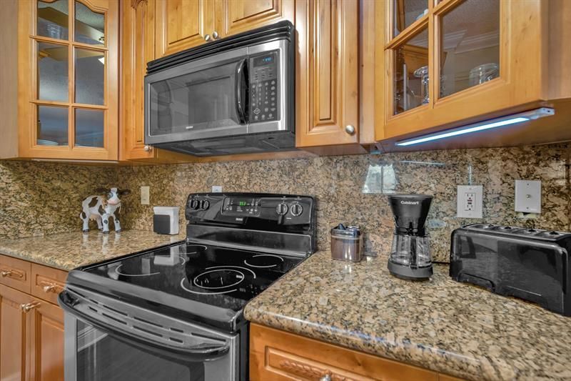 630 S Sapodilla Ave, Unit 407, West Palm Beach, FL 33401 Photo