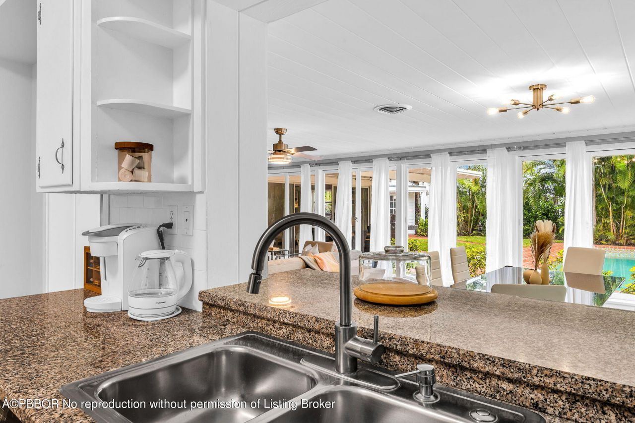 127 Miramar Way, West Palm Beach, FL 33405 Photo