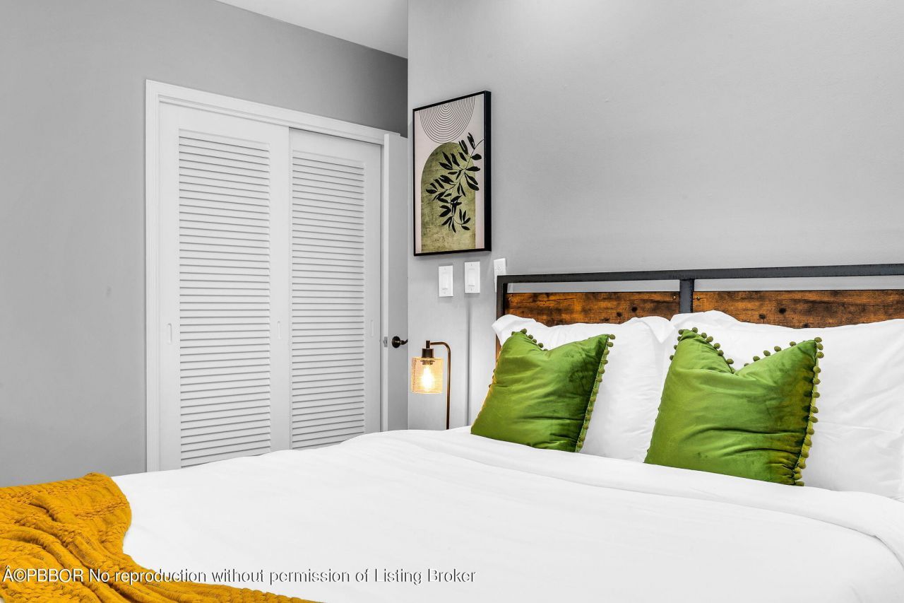 127 Miramar Way, West Palm Beach, FL 33405 Photo