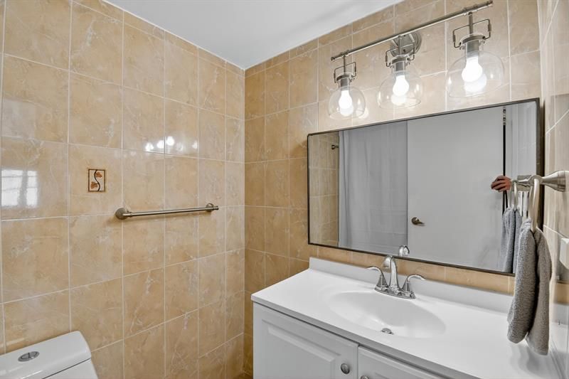 3725 S Ocean Drive, Unit 405, Hollywood, FL 33019 Photo
