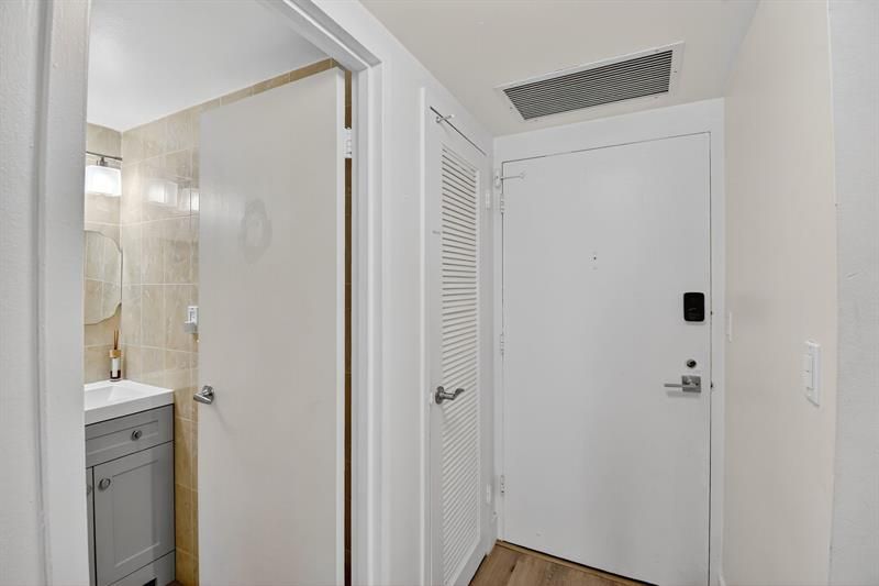 3725 S Ocean Drive, Unit 405, Hollywood, FL 33019 Photo