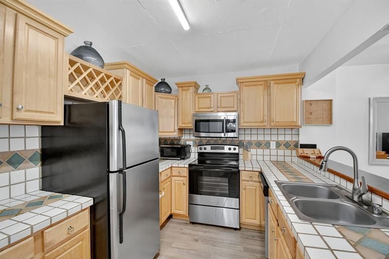 3725 S Ocean Drive, Unit 405, Hollywood, FL 33019 Photo