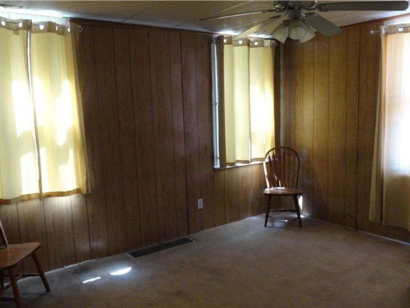 122 Carolina Avenue, Chester, WV 26034 Photo 10