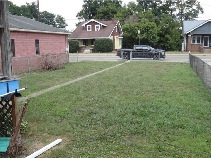 122 Carolina Avenue, Chester, WV 26034 Photo 3