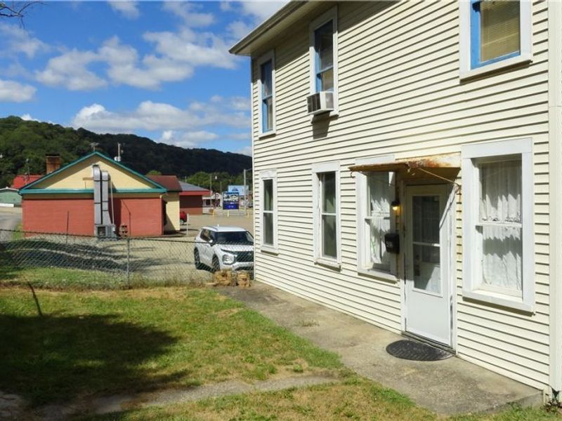 122 Carolina Avenue, Chester, WV 26034 Photo 4