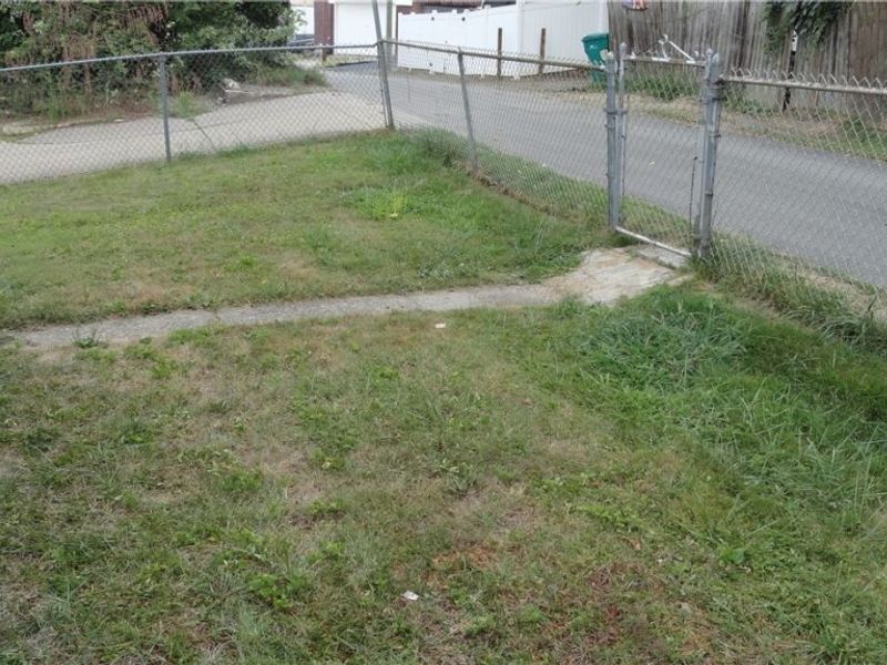 122 Carolina Avenue, Chester, WV 26034 Photo 5