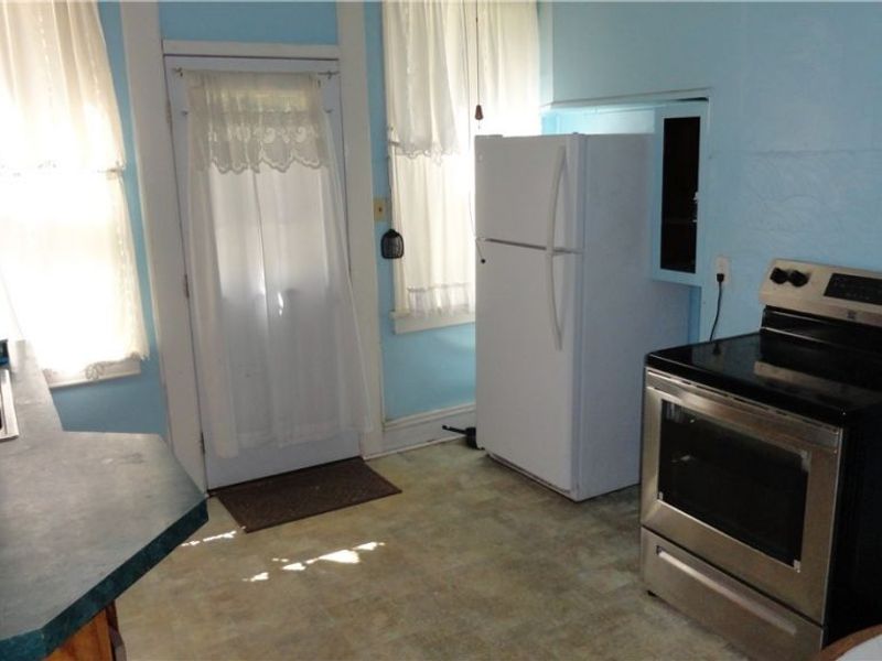 122 Carolina Avenue, Chester, WV 26034 Photo 7