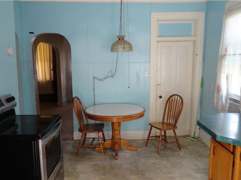 122 Carolina Avenue, Chester, WV 26034 Photo 9