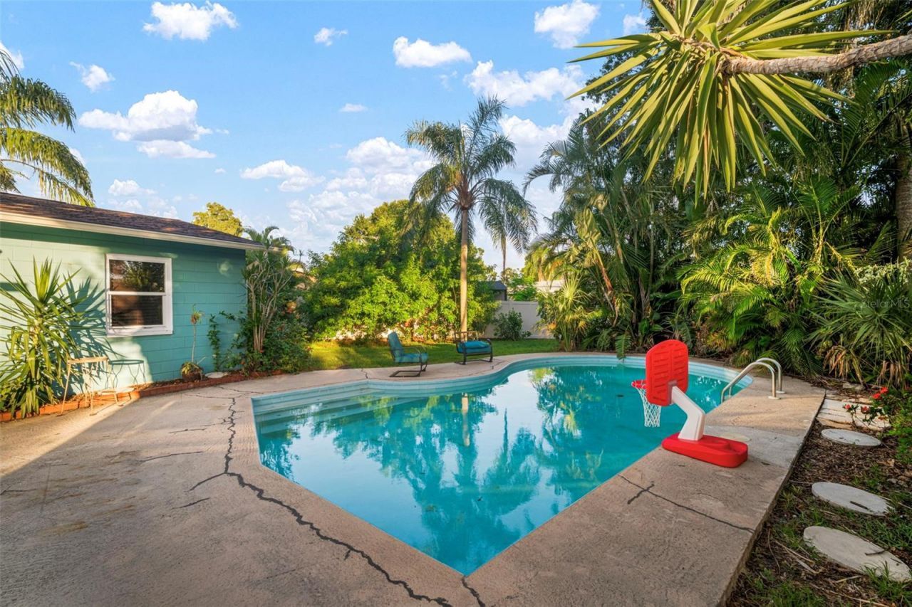 5924 16th Lane Ne, Saint Petersburg, FL 33703 Photo