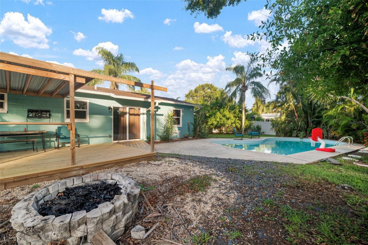 5924 16th Lane Ne, Saint Petersburg, FL 33703 Photo