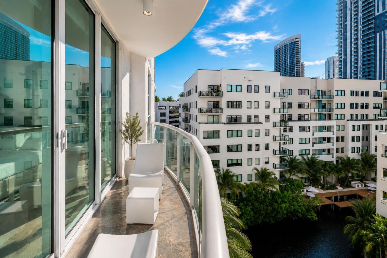 111 SE 8th Avenue, Unit 705, Fort Lauderdale, FL 33301 Photo